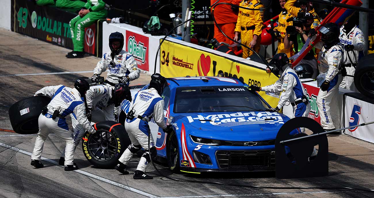 nascar officials suspend two hendrick no. 5 crewmembers for dislodged wheel at texas