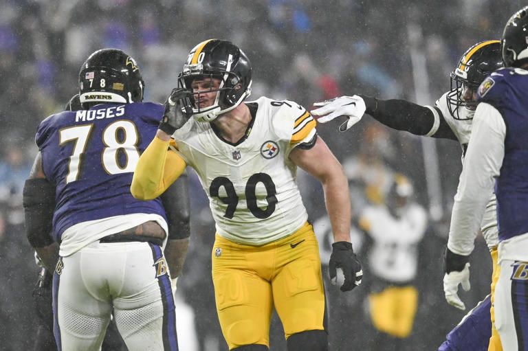 Pittsburgh Steelers linebacker T.J. Watt (90) reacts after sacking Baltimore Ravens quarterback Tyler Huntley (2) in the third quarter at M&T Bank Stadium. Mandatory Credit: Tommy Gilligan-USA TODAY Sports