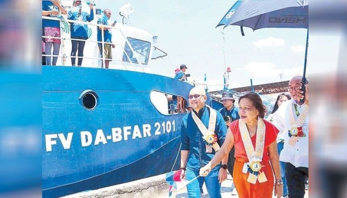 philippines military vessels shouldn’t accompany fishers in west philippine sea – villar