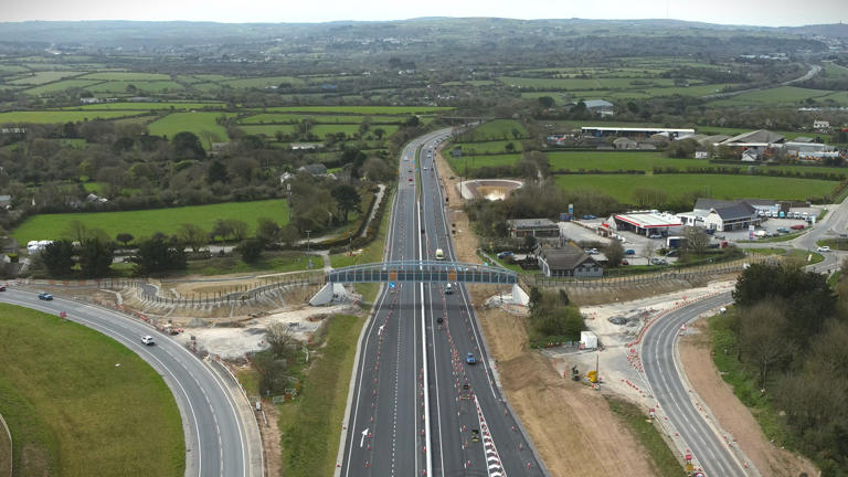 Costain completes construction of new bridge over A30 at Chiverton