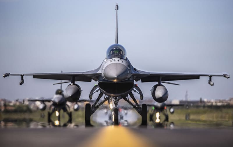 three more f-16s to arrive in romania for training ukrainian pilots