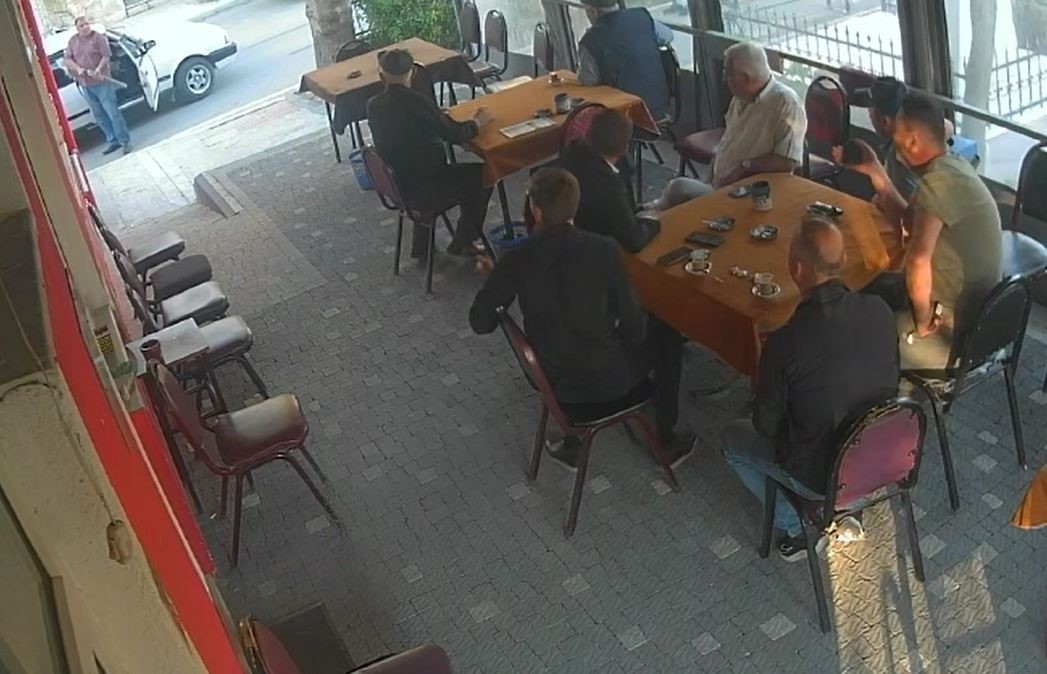 silivri’de kahvehaneye silahlı saldırı: o anlar kamerada