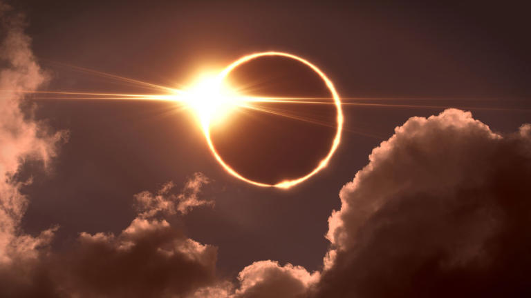 6 Strange Things Observed During The April 8 Solar Eclipse: From Doomed 