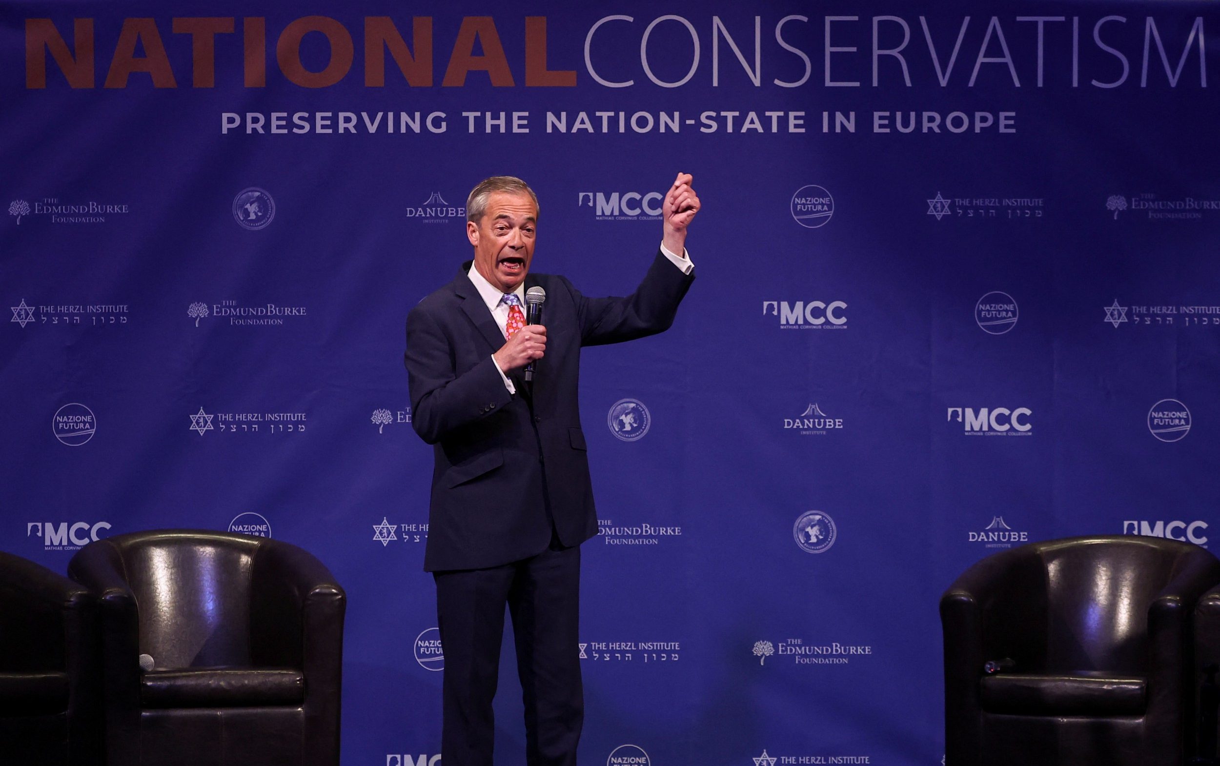 as farage spoke, the crowds dashed for the exit – with good reason