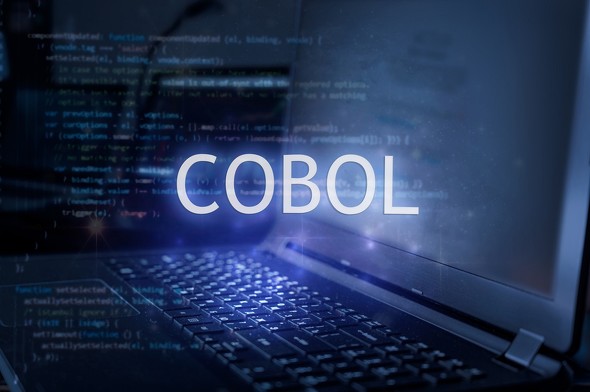 今でも「cobol」を使うエンジニア、採用側に需要はあるか？