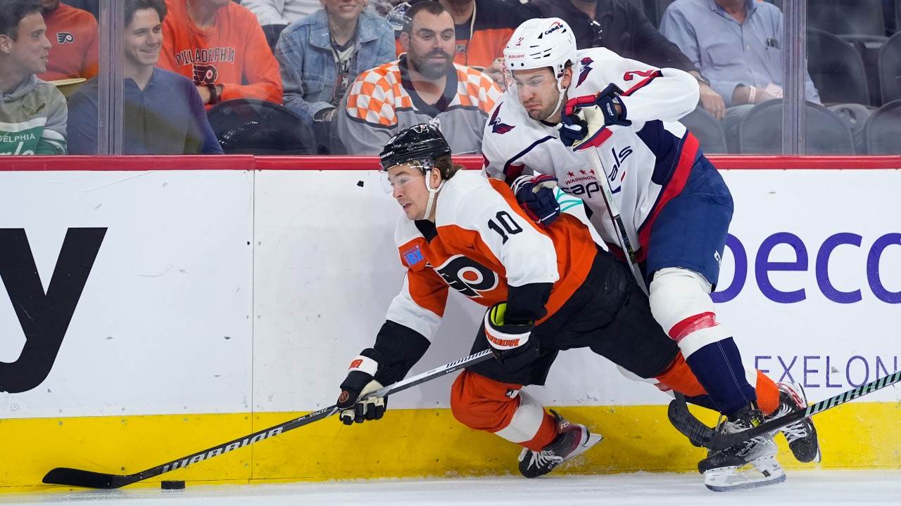 referees lose sight of puck, disallow flyers goal vs. capitals
