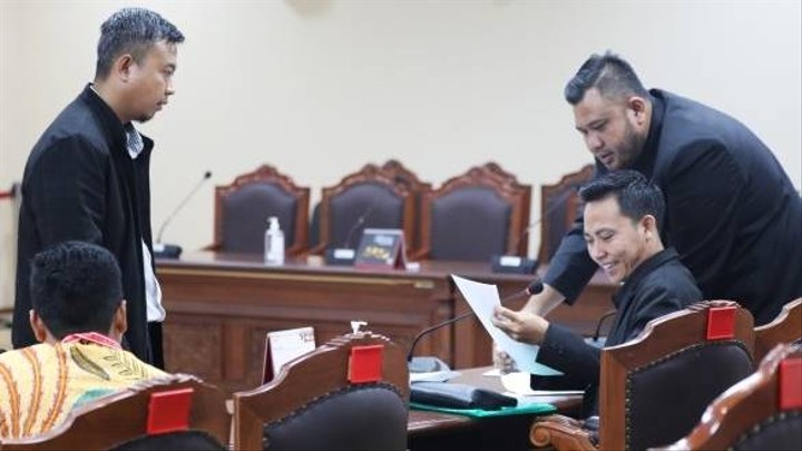 mkmk mulai sidangkan laporan pelanggaran etik hakim konstitusi guntur hamzah