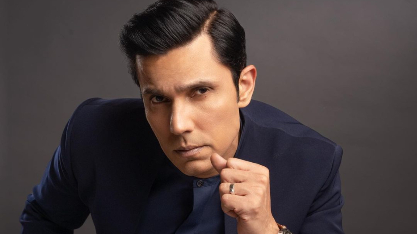 android, randeep hooda has recovered the money he invested in swatantrya veer savarkar by selling his properties, credits father for allowing him to do so