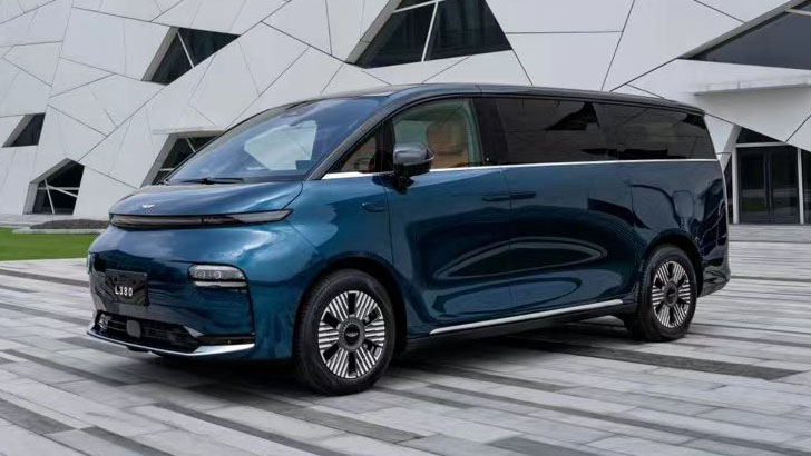 levc’s new l380 mpv: here are its fancy seats