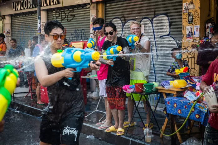 태국 최대 물축제 ‘송끄란’ 축제서 206명 사망, 1593명 부상
