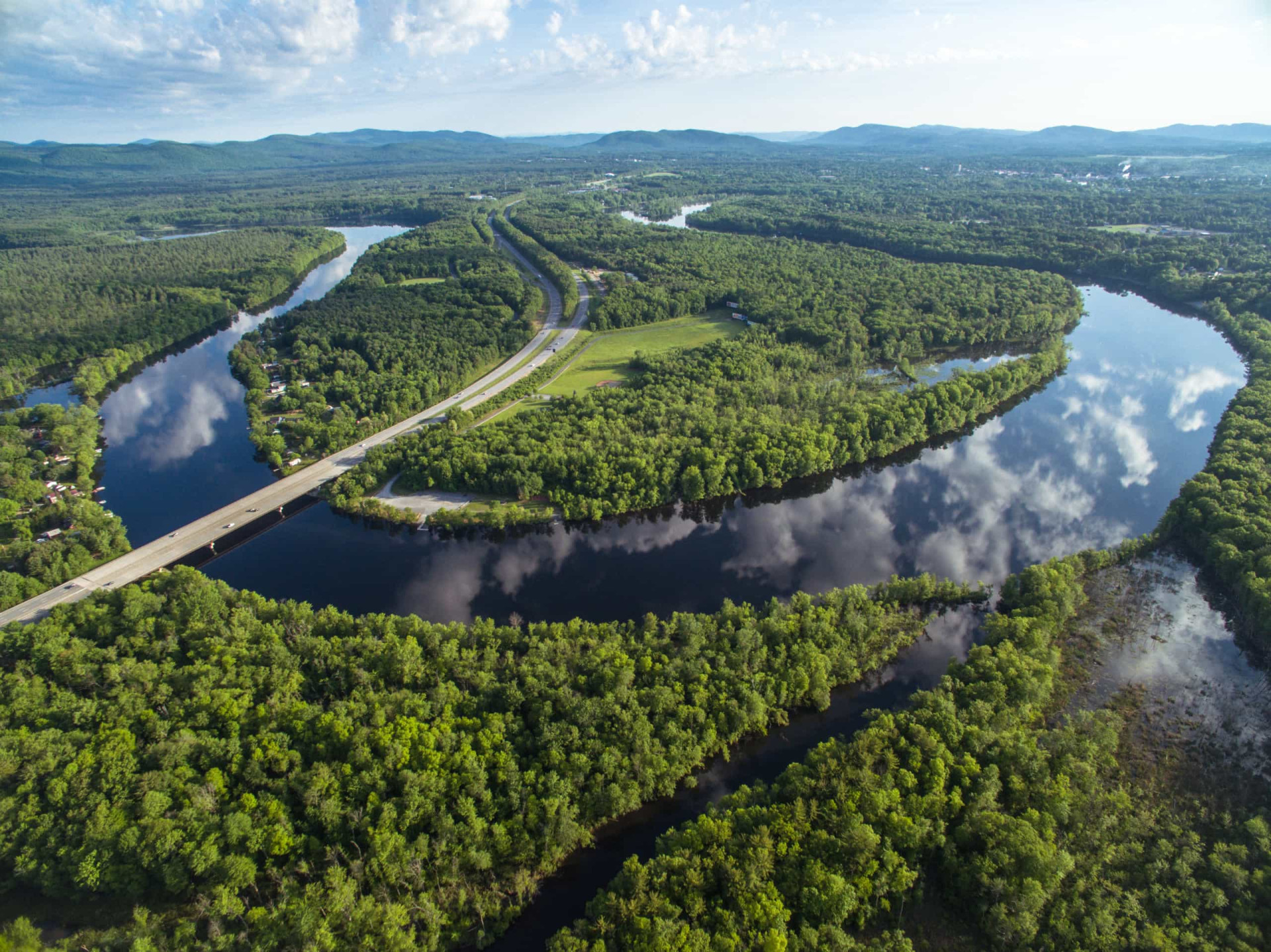 En Reise Nedover De Vakreste Elvene I USA