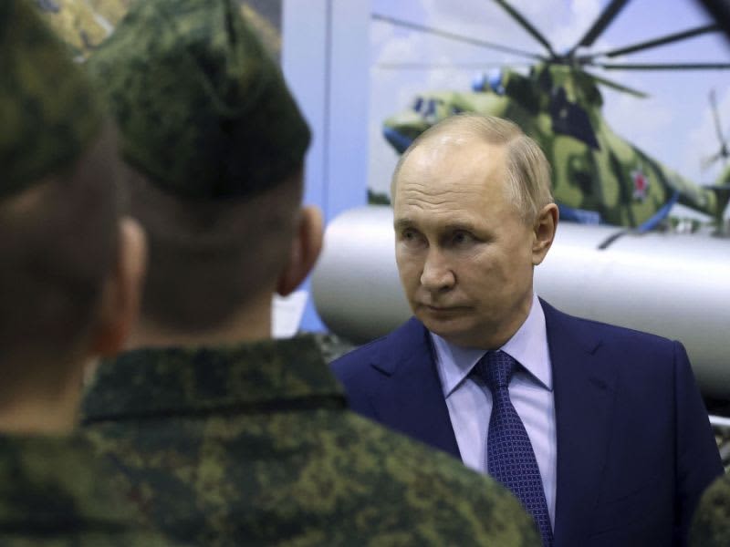 wladimir putin: kreml-chef stellt angeblich zwei top-generäle kalt