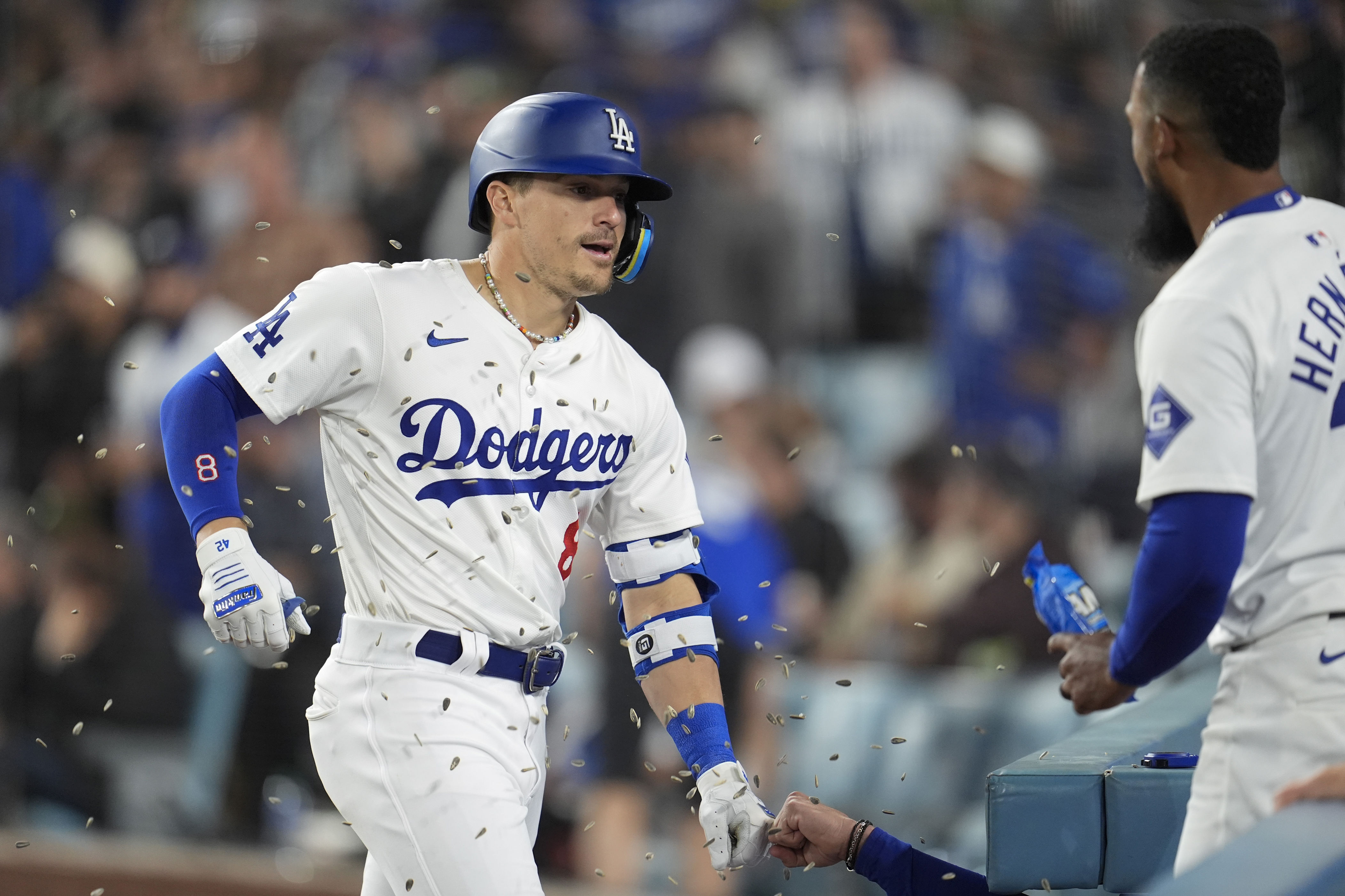 mookie betts ties career high with 5 hits as dodgers beat nationals 6-2
