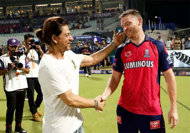 watch: shah rukh khan embraces jos buttler with a hug and gives a pat on his back after a thrilling kkr vs rr match
