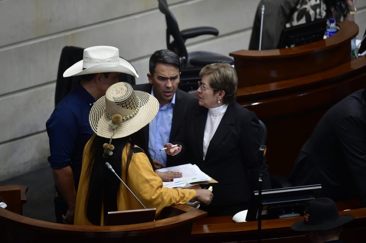 Plenaria Del Senado Aprobó En Segundo Debate 28 Artículos De La Reforma ...