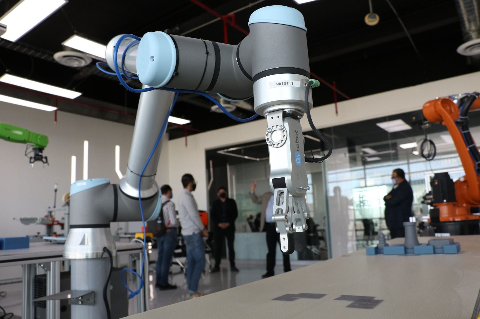 amazon, ¿los robots y la inteligencia artificial eliminarán trabajos humanos? para amazon, esto es un mito