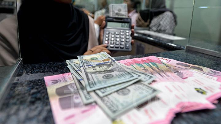 rupiah tergelincir, analis: perputaran besar saat ramadan dan idul fitri tak mampu membendung dolar as
