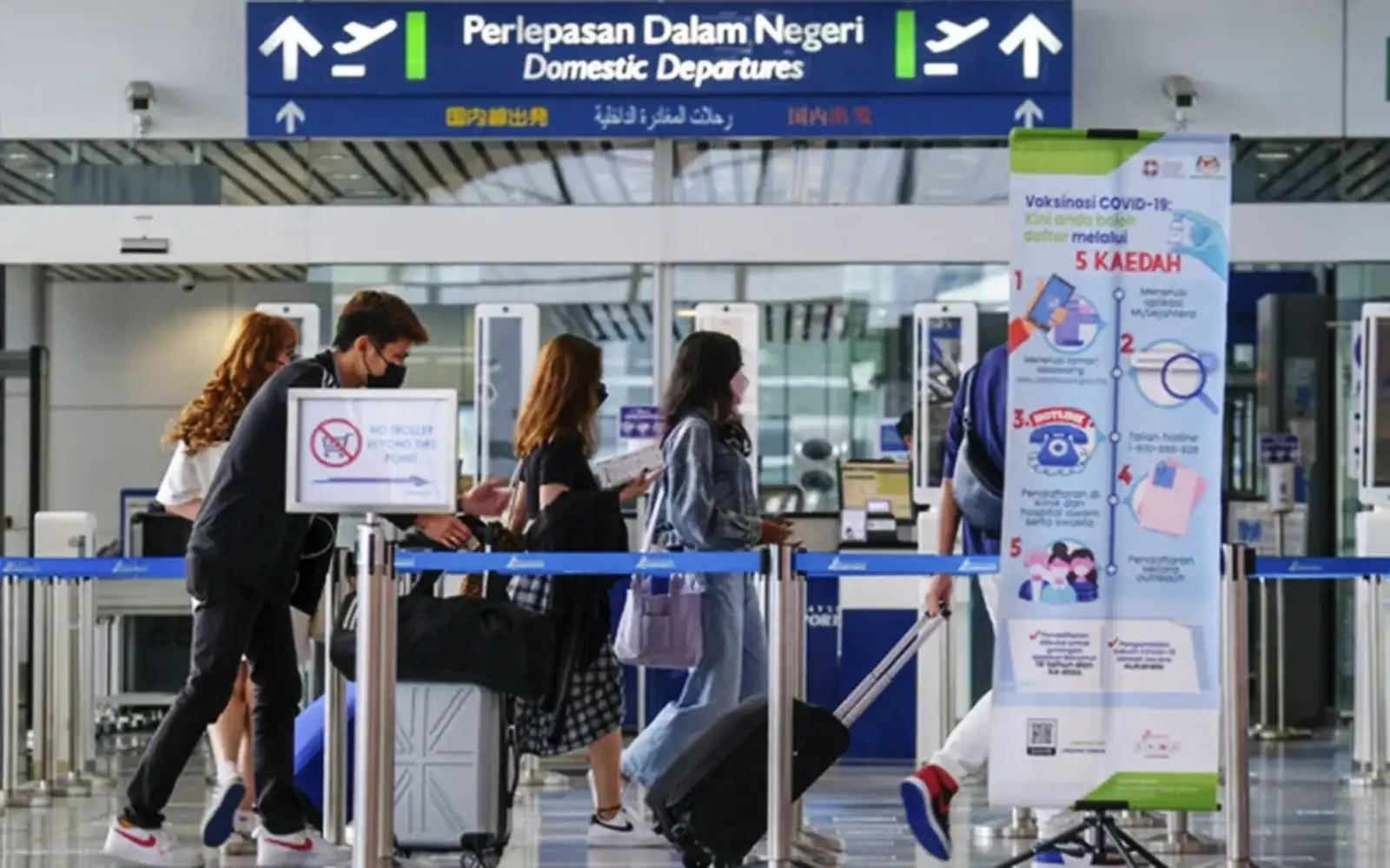 normal for airlines to charge for name errors, says mavcom