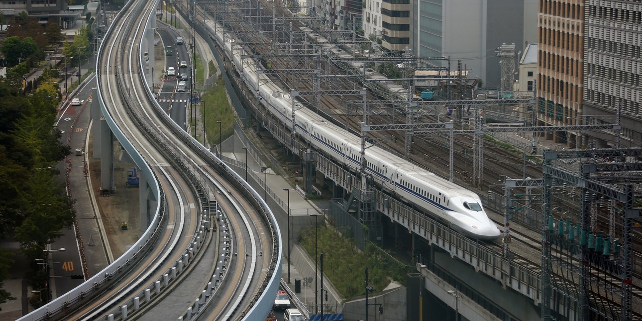 ιαπωνία: πώς ένα φιδάκι 40 εκατοστών «σταμάτησε» ένα τρένο-σφαίρα