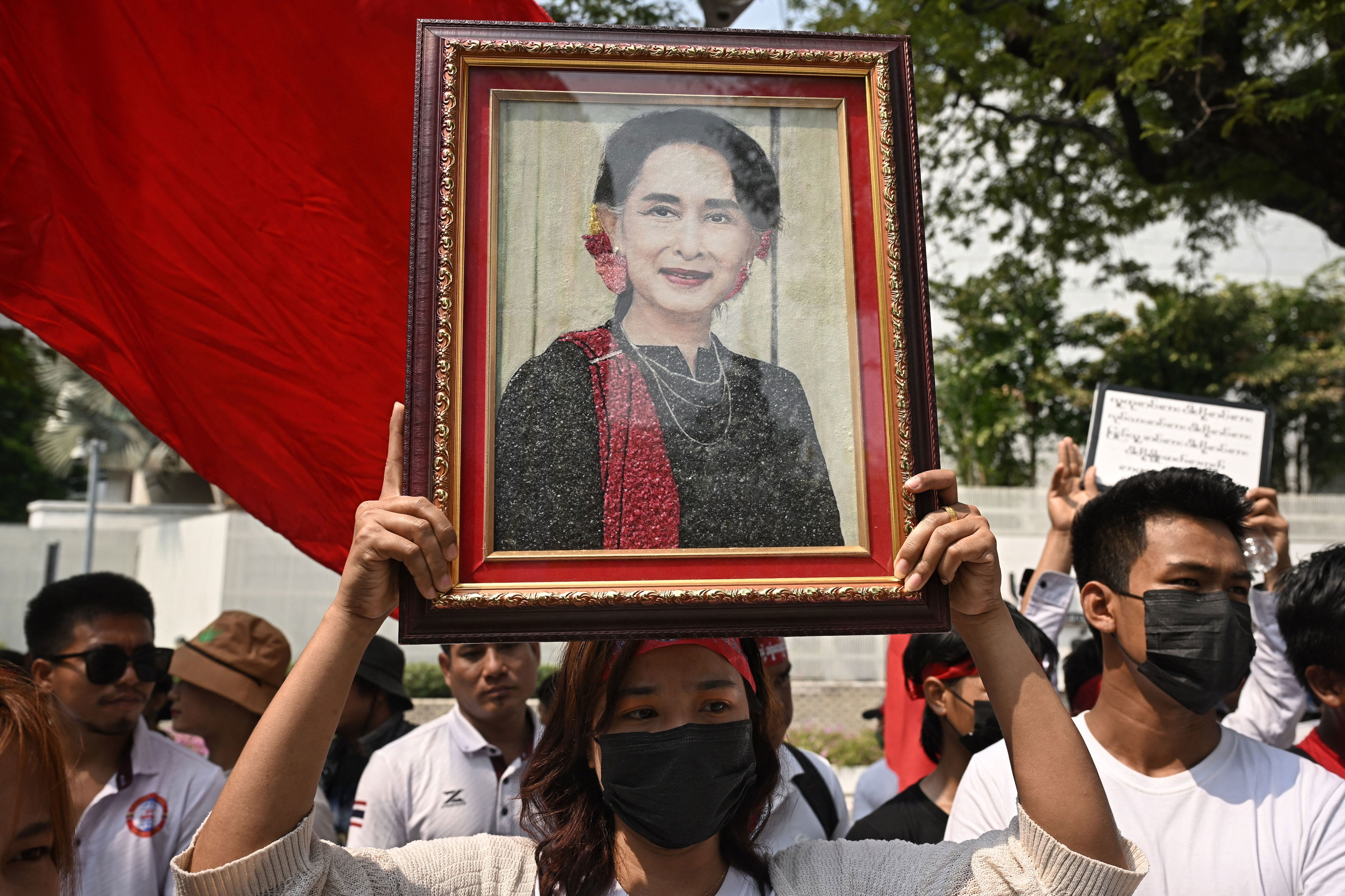 birmanie : la junte améliore les conditions de détention d’aung san suu kyi et amnistie plus de 3 000 prisonniers