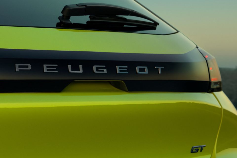 νέο peugeot 208 hybrid: υψηλή τεχνολογία για επιδόσεις και οικονομία