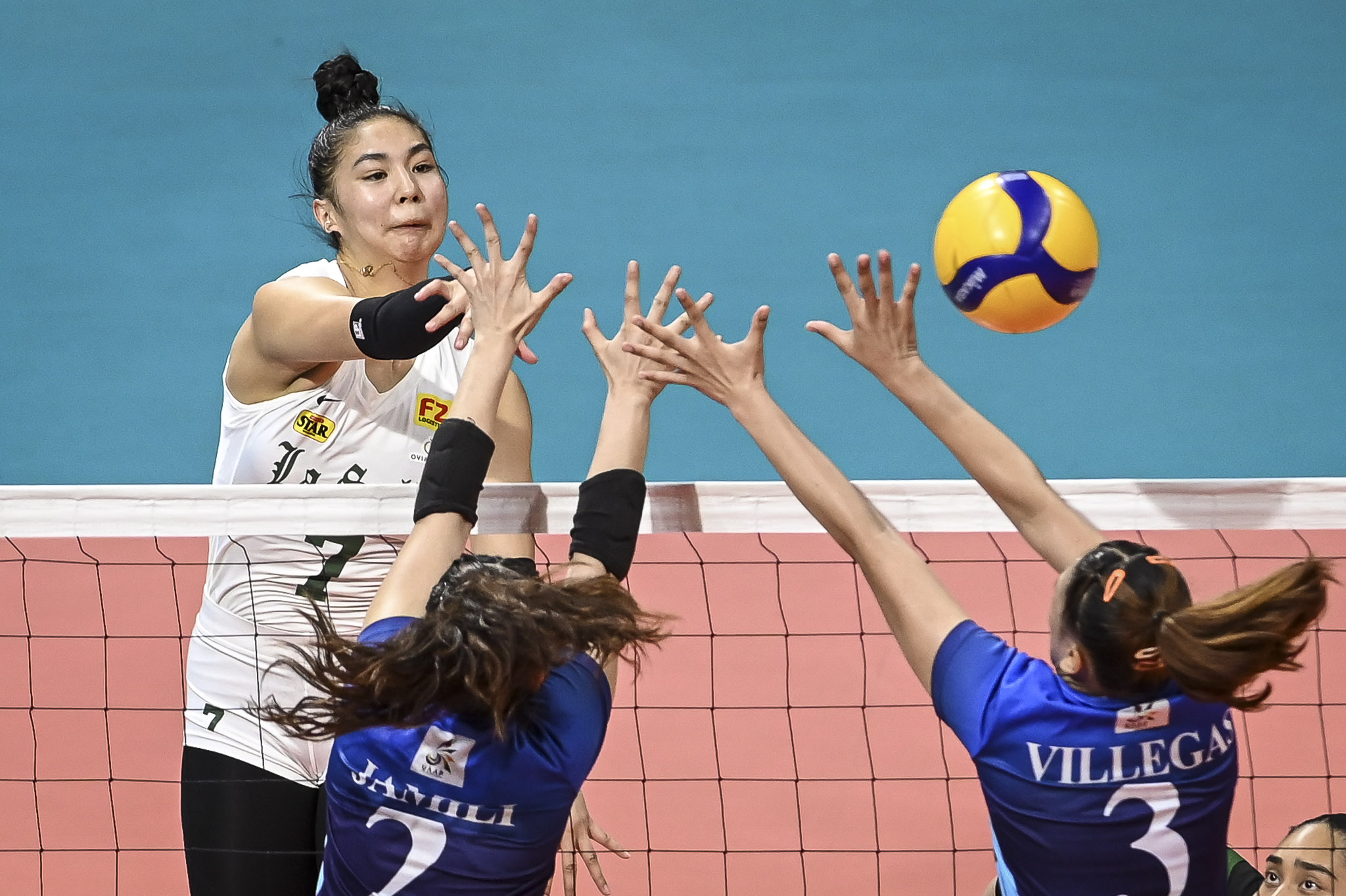 la salle forces three-way tie on top in uaap women’s volleyball
