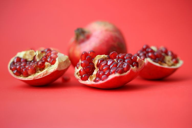 5 potensi manfaat kulit buah delima untuk kesehatan, salah satunya meningkatkan fungsi otak