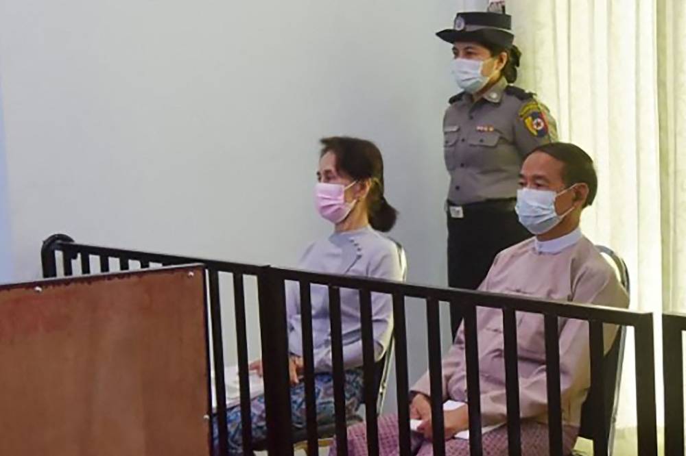 jailed myanmar leader suu kyi moved to house arrest