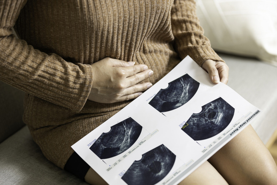 καρκίνος της μήτρας: 6 συμπτώματα που πρέπει να μην αγνοήσετε
