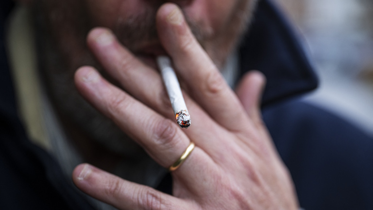 hamarosan betiltják a dohányzást az egyesült királyságban: aki 2008 után született, az már nem vásárolhat