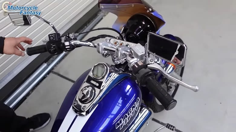 50ccとは思えないラグジュアリーな装備 マグナフィフティ【バイク買取調査隊】