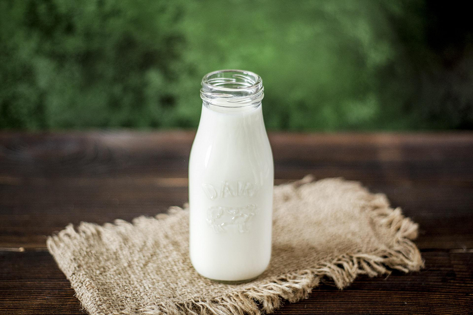 desatero rad na téma čerstvé kravské mléko: proč je dobré ho konzumovat?