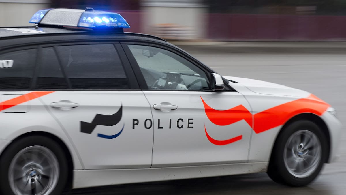 kantonspolizei freiburg verhaftet serientäter: rentner (75) fackelte mehrere autos ab