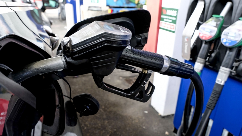 mauvaise nouvelle à pompe: le prix de l'essence va augmenter et atteindre son niveau le plus haut depuis les six derniers mois