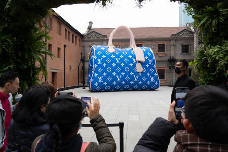 Luxury Labels Hit by Soaring Number of Chinese Returning Goods<br><br>