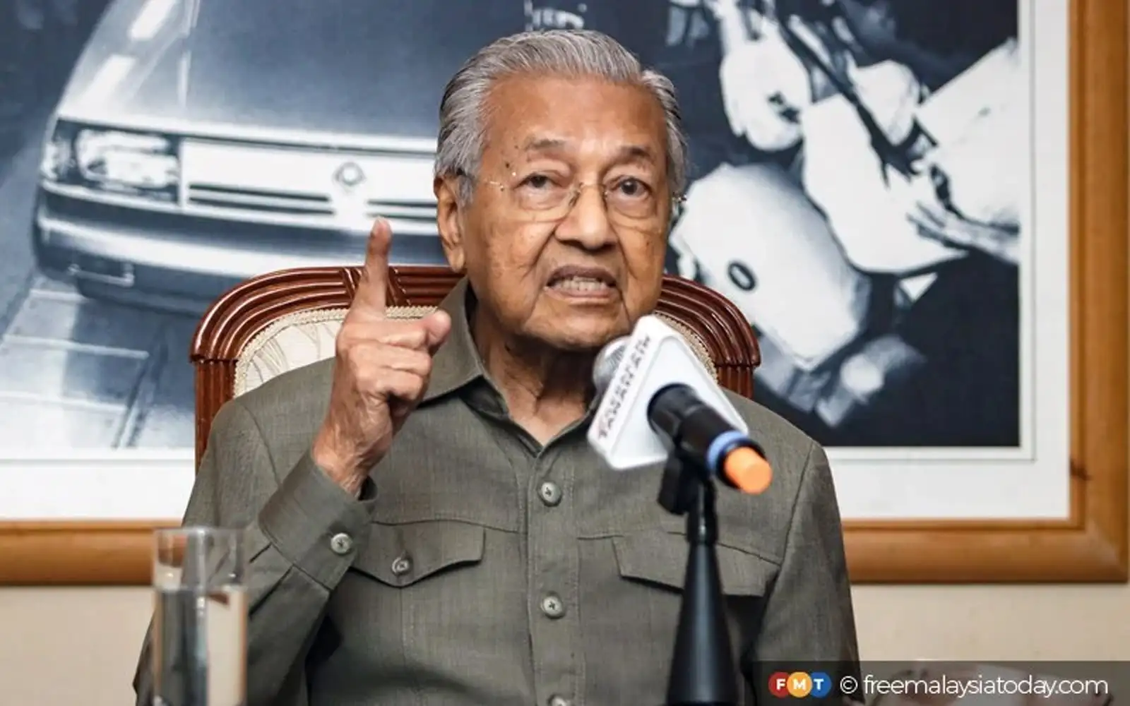 govt using the law to ‘threaten the people’, laments dr m