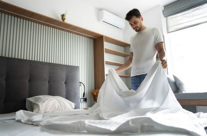 dormir con la cama limpia: los especialistas marcan cada cuánto hay que cambiar las sábanas y cuál es el método perfecto para eliminar las bacterias en el lavado