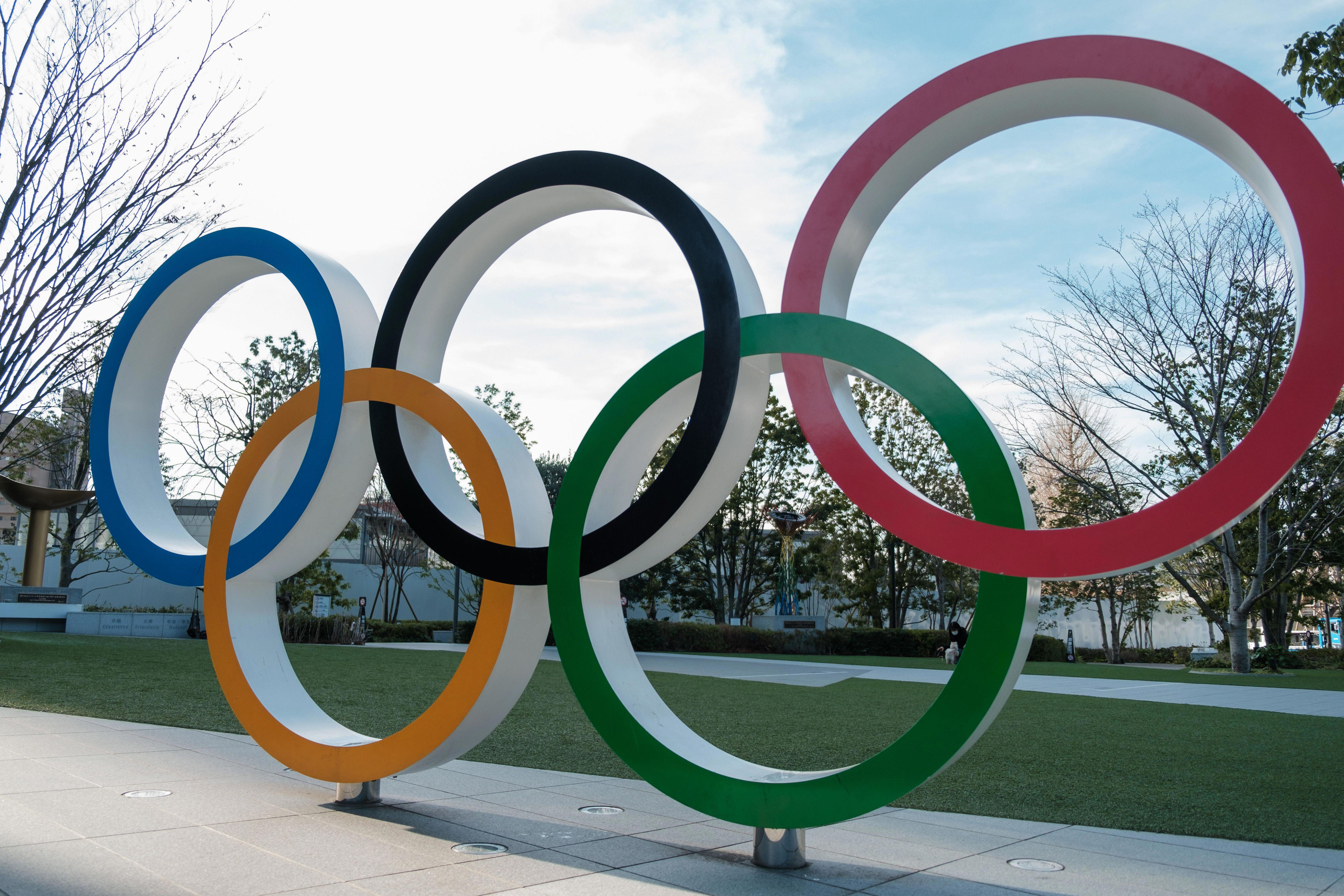 pourquoi théodose a interdit les jeux olympiques ?