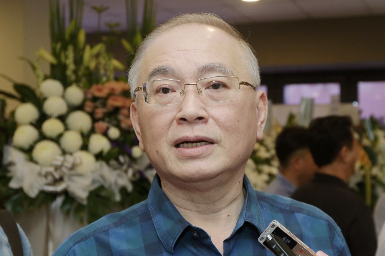 dr wee ka siong offers heartfelt condolences over the loss of tan sri joseph kurup