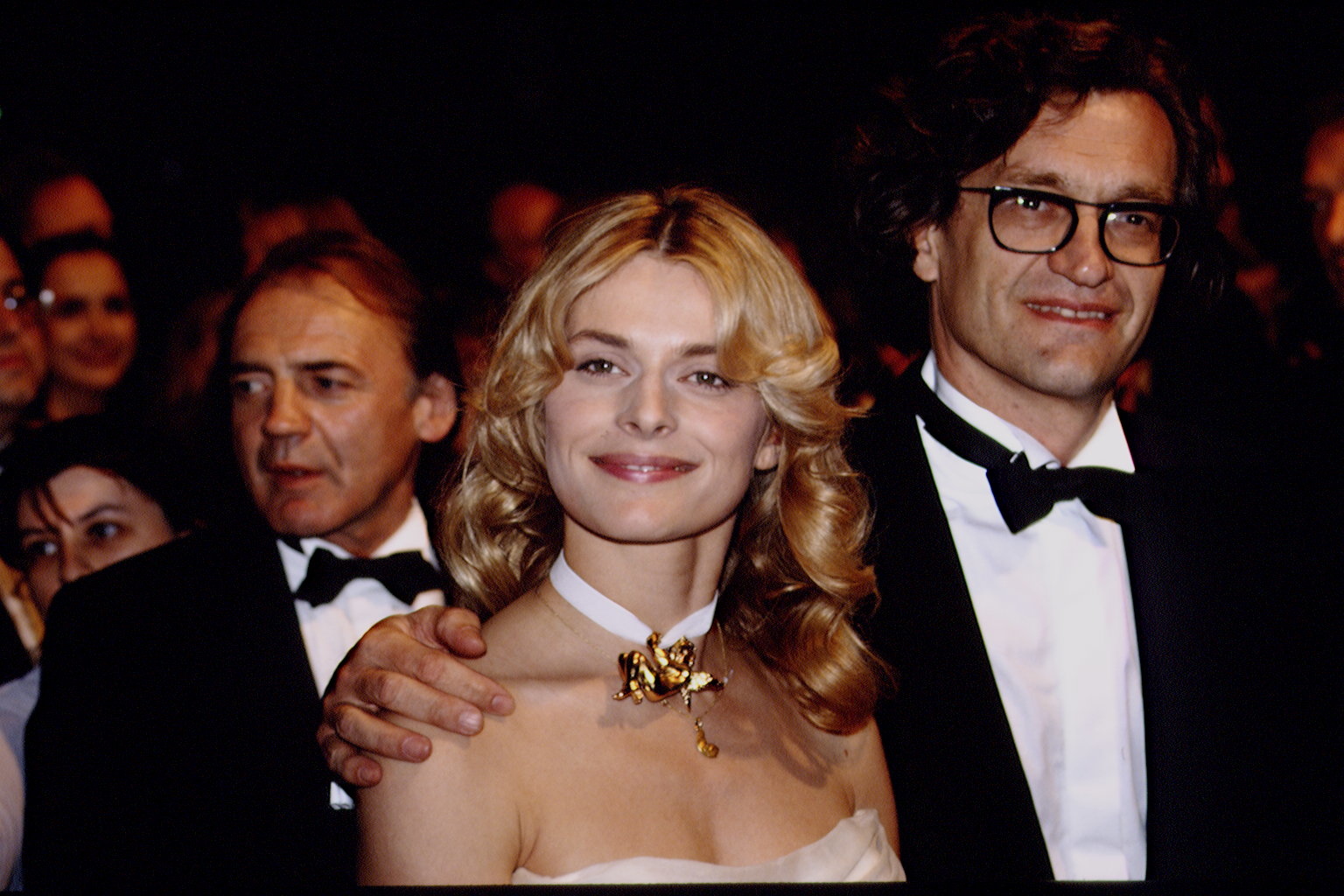 <p>In 1993, she answered the call of Wim Wenders to star for the third time in one of his films: 'Faraway, So Close!' Subsequently, the actress decided to move back to the United States. This period marked the beginning of a slow decline in her stardom.</p>