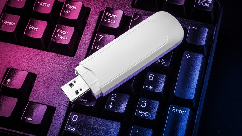 microsoft, what's the difference between usb 2.0 & 3.0 and how can you tell them apart?