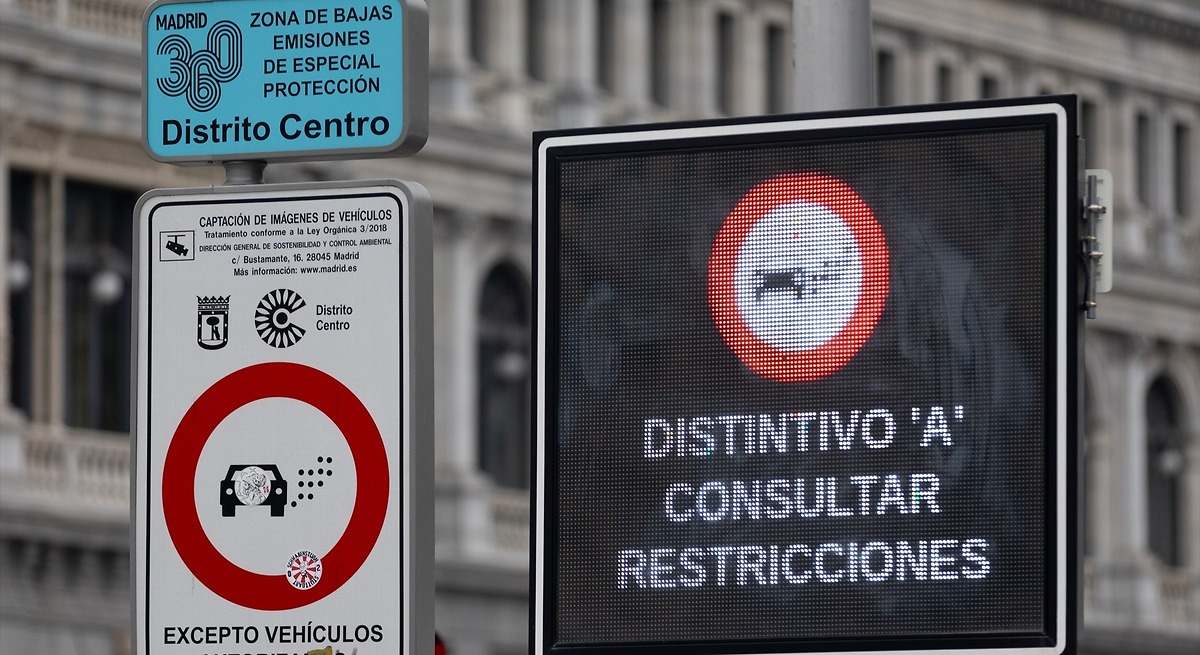el ayuntamiento de madrid avisa a los conductores: no restringirá la circulación de coches con etiqueta b