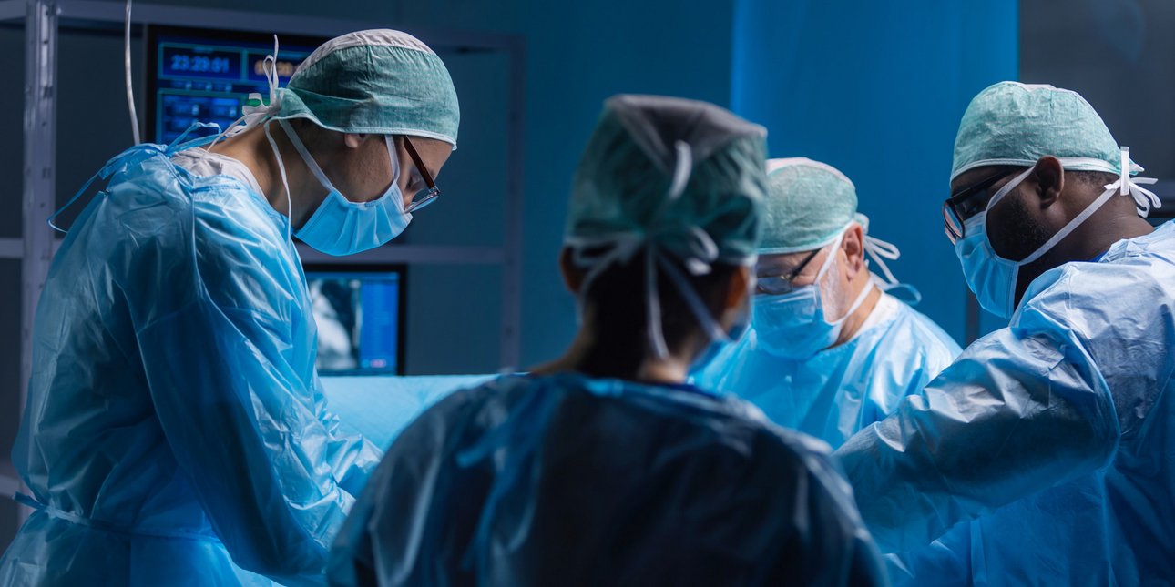 θεσσαλονίκη: ασθενής υποβλήθηκε σε εξαιρετικά σπάνια διπλή μεταμόσχευση ήπατος-νεφρού στο ιπποκράτειο