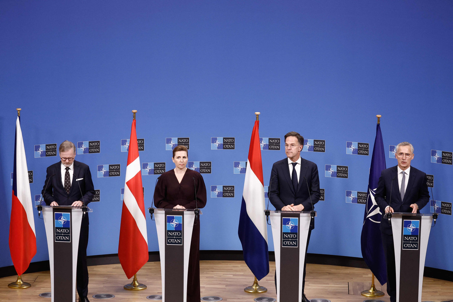 danmark og holland i fælles appel: send luftforsvar til ukraine