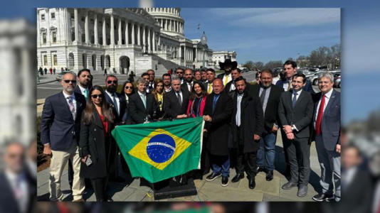 Comitiva bolsonarista passou ao menos uma semana nos EUA e tentou convencer que o Brasil viveria uma “ditadura de esquerda”