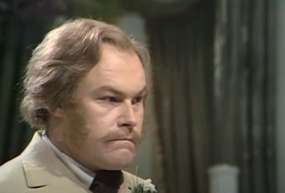 The black market dealers now deliver Elon's Starlink to Russian army