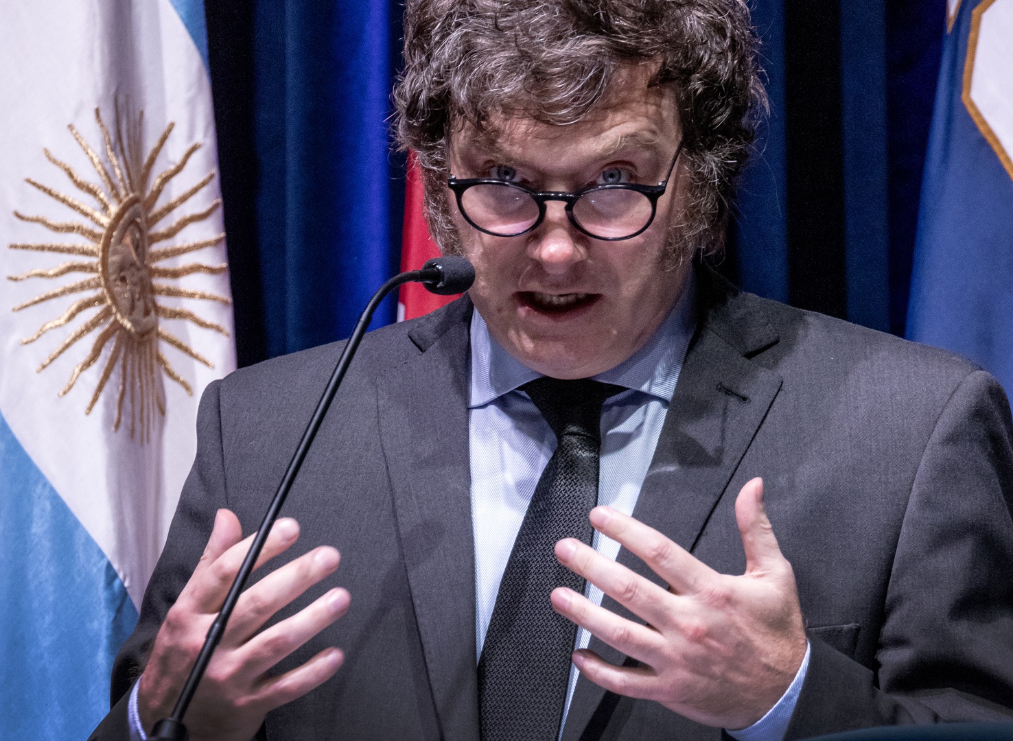 la justicia argentina desestima dos recursos de inconstitucionalidad contra decreto de milei
