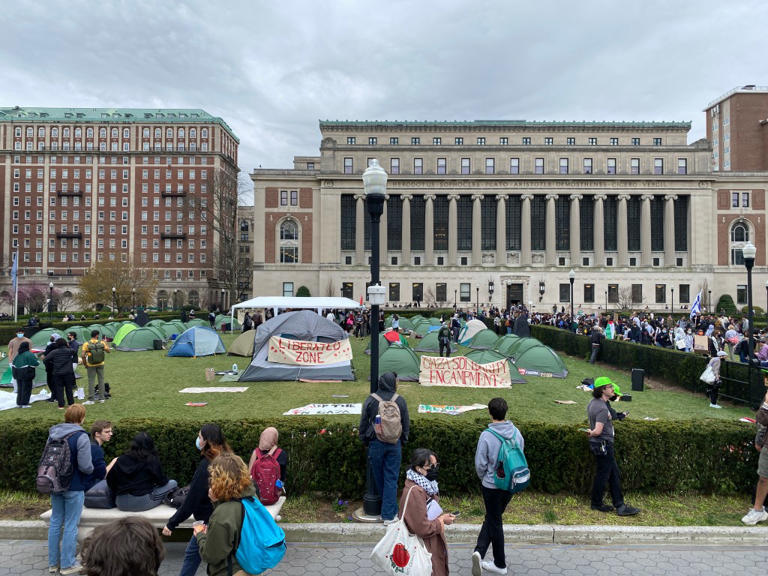 Columbia Students Erect 60 Tents On Main Lawn To Demand University 