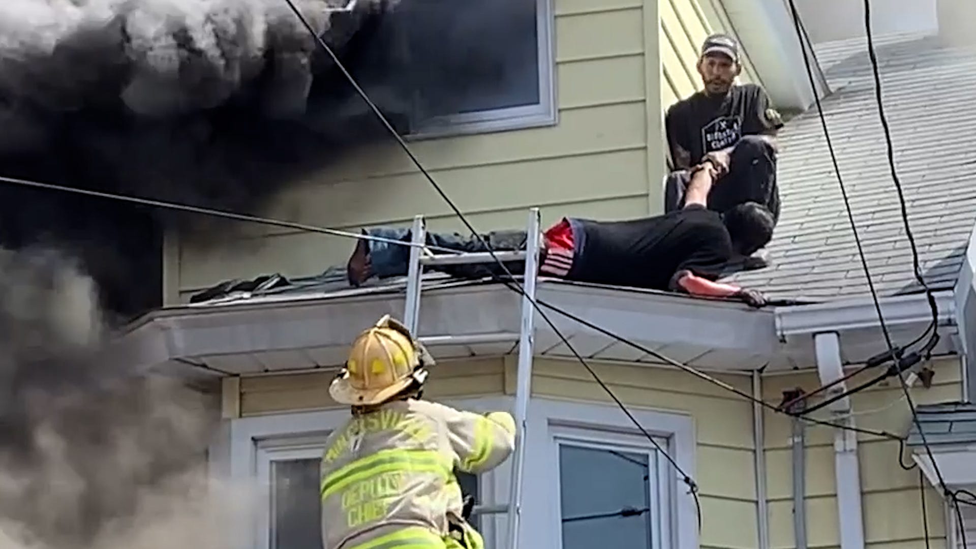 neighbor risks life to save man, woman from house fire in pennsylvania: watch heroic act