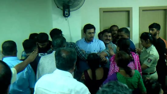 why was tejasvi surya heckled at a recent gathering?